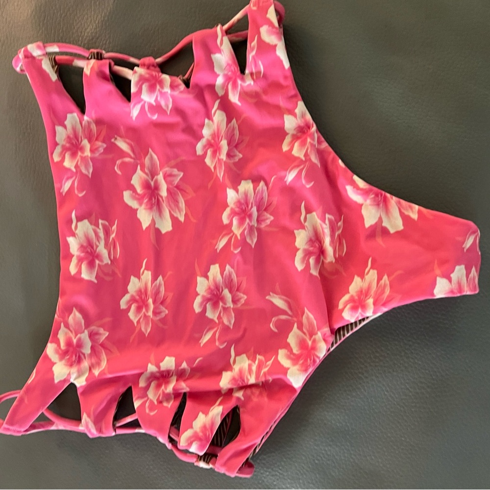 Acacia Queens bottoms